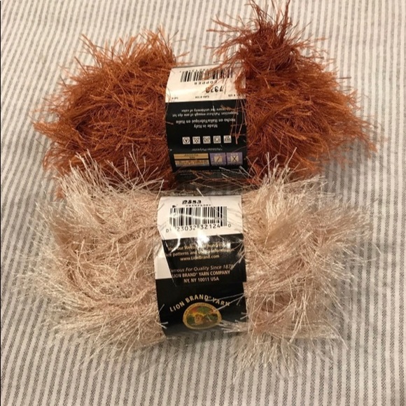 Yarn 2 skeins - Picture 3 of 5